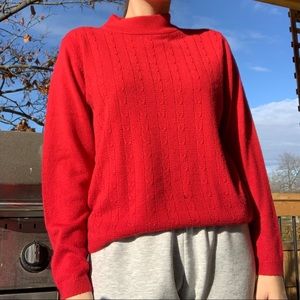 Cute red turtleneck sweater❤️ in perfect condition